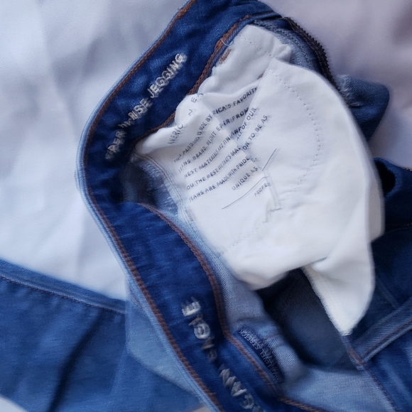 American Eagle Stretch Super High Rise Jegging Jeans Distressed Ripped 2 Short - Picture 11 of 12